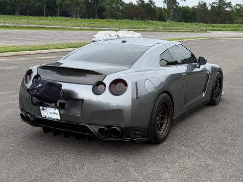 Used 2012 Nissan GT-R Premium AWD/4WD image 3