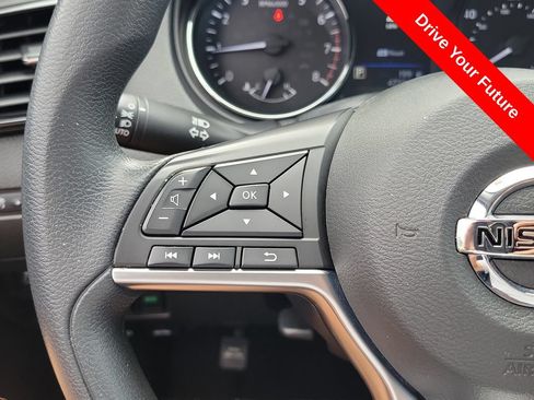 Used 2022 Nissan Rogue Sport S FWD image 7