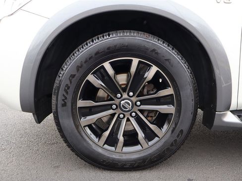 Used 2018 Nissan Armada Platinum w/ Interior Lighting Package image 11