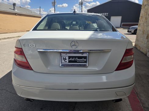 Used 2011 Mercedes-Benz C 300 Sedan image 16