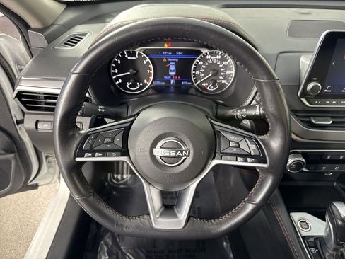 Certified 2024 Nissan Altima 2.5 SR image 12