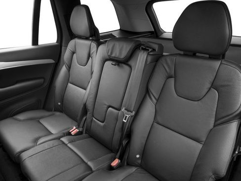 Used 2017 Volvo XC90 T6 Momentum w/ Vision Package AWD/4WD image 14