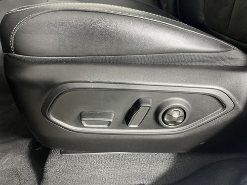 Used 2022 Jeep Grand Cherokee Altitude AWD/4WD image 20