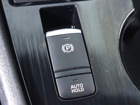 Used 2021 Nissan Rogue SV AWD/4WD image 26