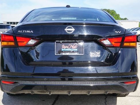 Used 2024 Nissan Altima 2.5 SV FWD image 6
