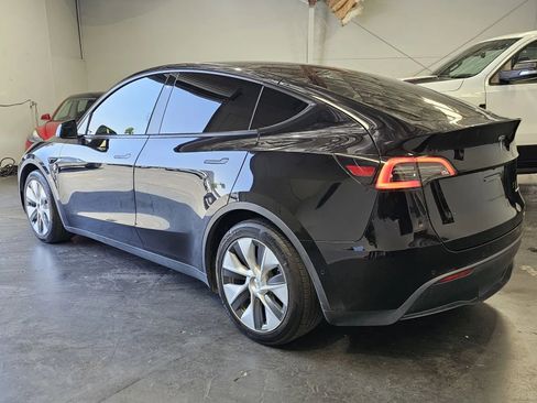 Used 2021 Tesla Model Y Long Range AWD/4WD image 2