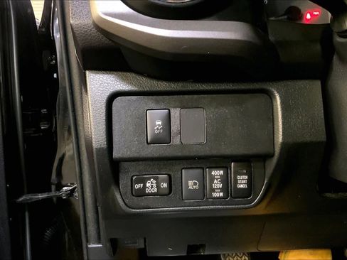 Used 2020 Toyota Tacoma TRD Sport image 34