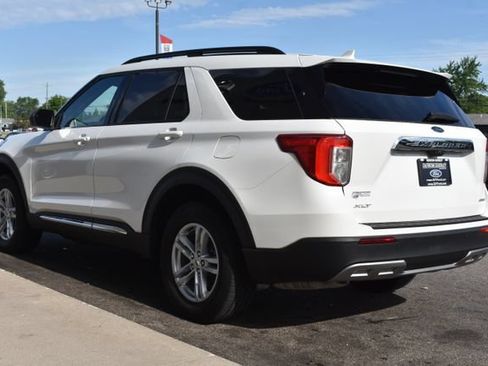 Used 2023 Ford Explorer XLT w/ Equipment Group 202A AWD/4WD image 14