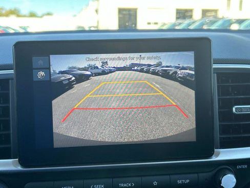 New 2025 Hyundai Venue SEL image 11