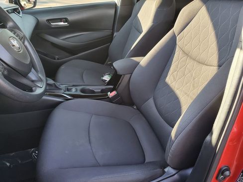 Used 2021 Toyota Corolla LE image 13