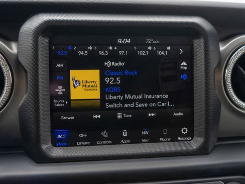 Used 2022 Jeep Wrangler Sport AWD/4WD image 18
