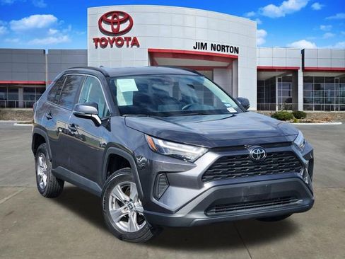 Used 2025 Toyota RAV4 XLE image 1