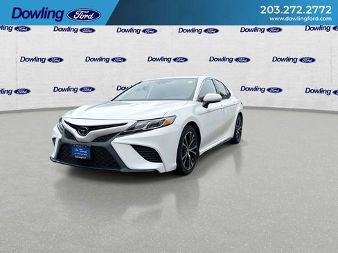 Used 2019 Toyota Camry SE FWD image 4
