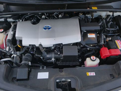 Used 2017 Toyota Prius Prime Advanced image 9