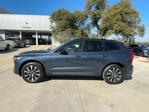 Used 2024 Volvo XC60 B5 Plus w/ Protection Package Premier image 3