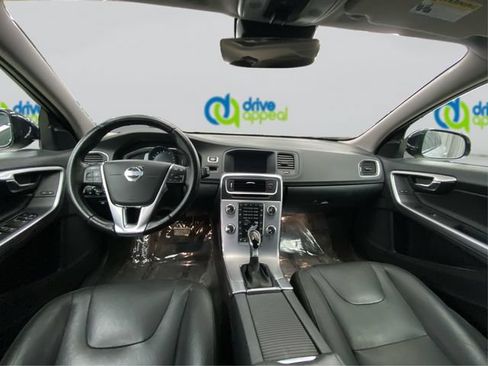 Used 2018 Volvo V60 T5 Cross Country AWD/4WD image 30