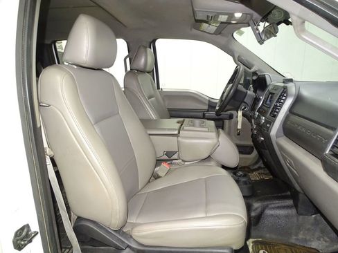 Used 2018 Ford F550 2WD Crew Cab Super Duty image 13