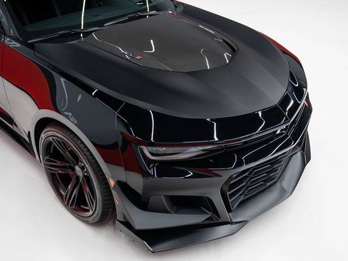 Used 2021 Chevrolet Camaro ZL1 RWD image 7