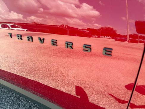 Certified 2023 Chevrolet Traverse RS FWD image 37