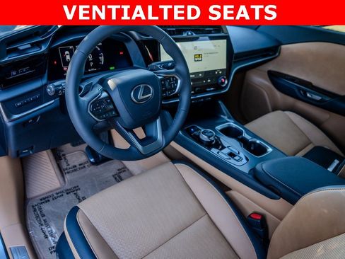 Used 2025 Lexus RZ 300e image 4