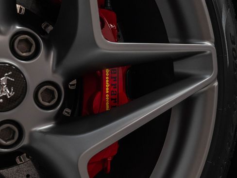 Used 2021 Ferrari F8 Tributo RWD image 24