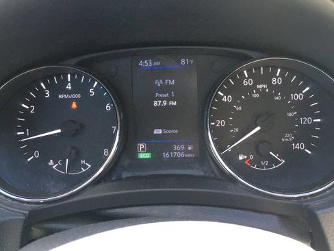 Used 2020 Nissan Rogue S FWD image 2