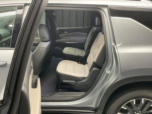 New 2026 Chevrolet Traverse LT w/ Sun and Wheel Package image 12