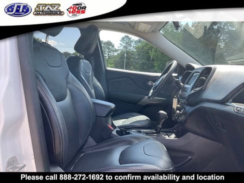 Used 2019 Jeep Cherokee Latitude w/ Popular Appearance Group FWD image 15