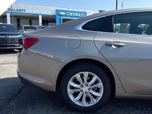 Used 2025 Chevrolet Malibu LT FWD image 9
