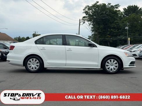 Used 2016 Volkswagen Jetta S FWD image 4