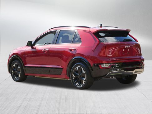 Certified 2023 Kia Niro Wave w/ Wave Preserve Package FWD image 5