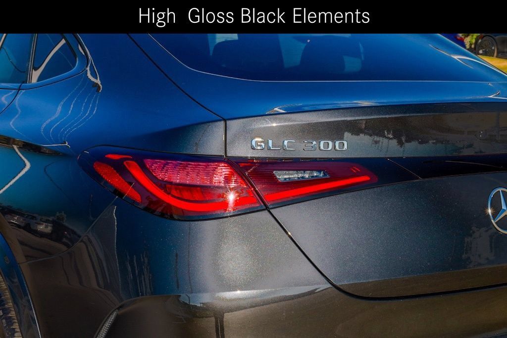 Certified 2025 Mercedes-Benz GLC 300 4MATIC image 11