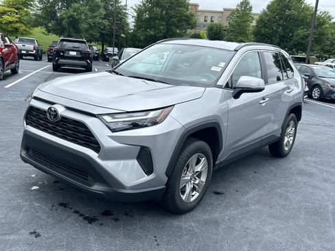 Used 2025 Toyota RAV4 XLE AWD/4WD image 8