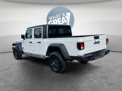 Used 2023 Jeep Gladiator Sport image 7