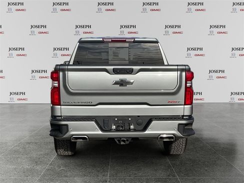 Used 2024 Chevrolet Silverado 1500 RST image 6