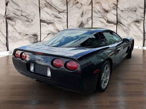 Used 1999 Chevrolet Corvette Coupe w/ Memory Pkg RWD image 17