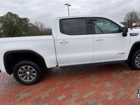 Used 2024 GMC Sierra 1500 AT4 w/ Technology Package image 2