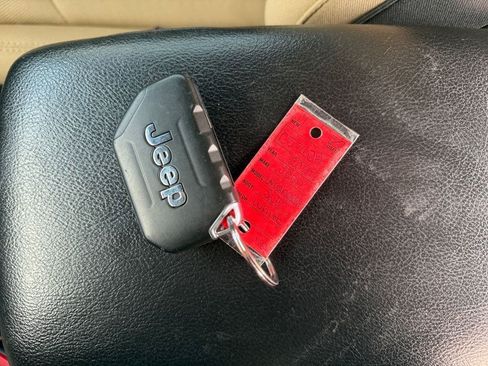Used 2021 Jeep Wrangler Sport AWD/4WD image 24