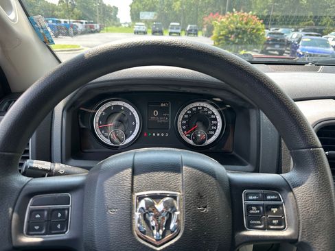 Used 2015 RAM 1500 Express RWD image 13