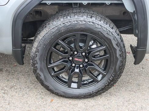 Used 2025 GMC Sierra 1500 Elevation image 18