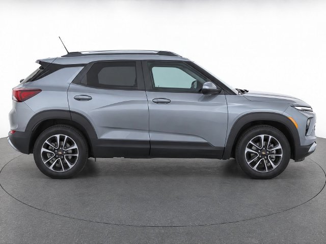 Used 2025 Chevrolet TrailBlazer LT FWD image 9