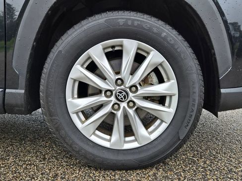 Used 2023 Toyota Corolla Cross LE AWD/4WD image 10