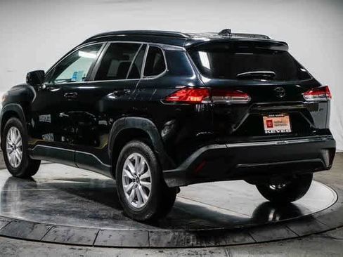 Certified 2022 Toyota Corolla Cross LE image 2