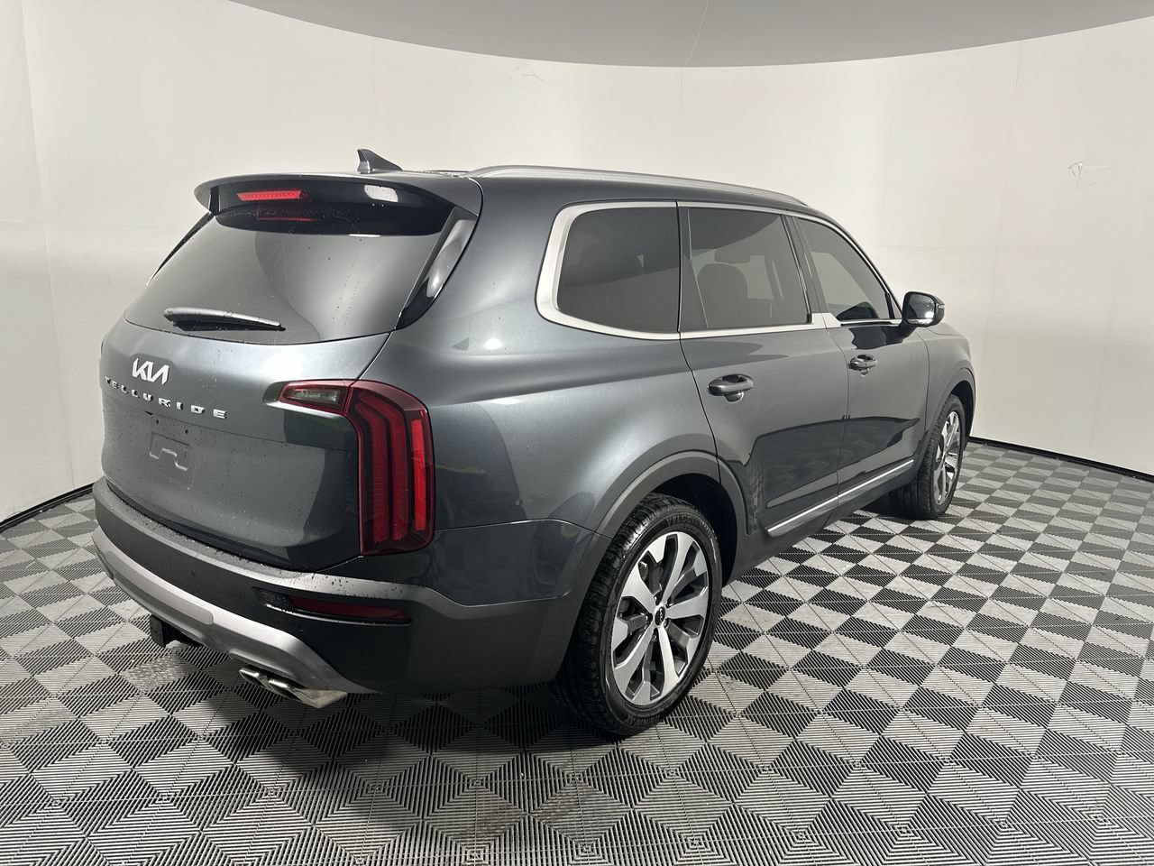 Used 2022 Kia Telluride EX w/ EX Premium Package FWD image 19