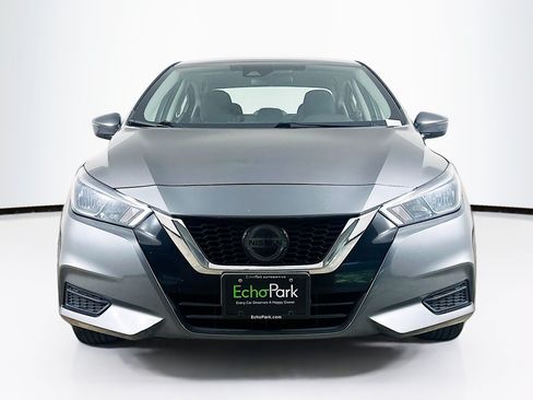 Used 2020 Nissan Versa SV FWD image 2