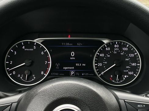 Used 2025 Nissan Sentra SV image 15