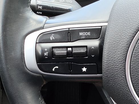 Used 2024 Kia Sportage EX FWD image 16