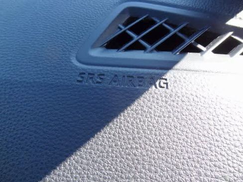 Used 2025 Toyota Corolla Cross XLE image 24