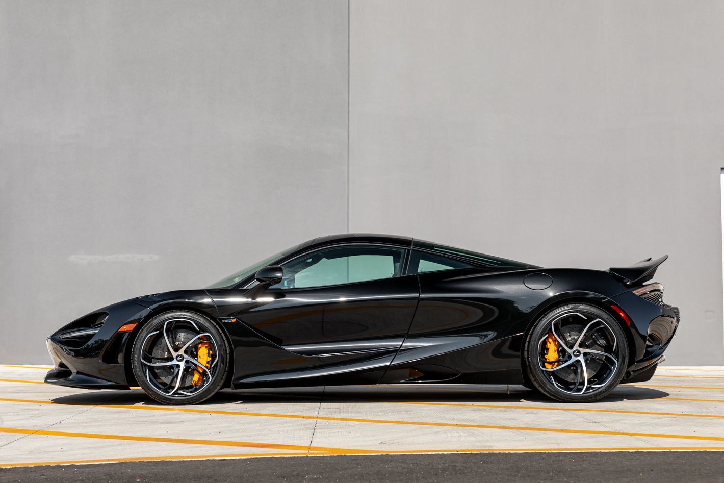 Used 2024 McLaren 750S RWD image 13