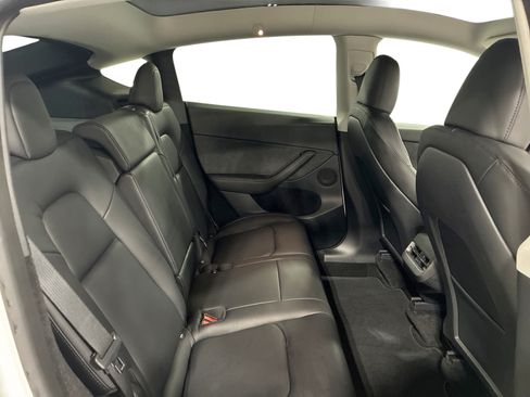Certified 2023 Tesla Model Y Long Range AWD/4WD image 11